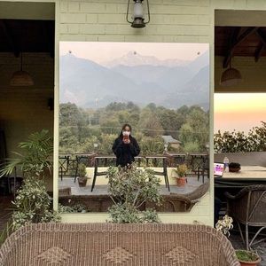 Meet your Posher, Maya